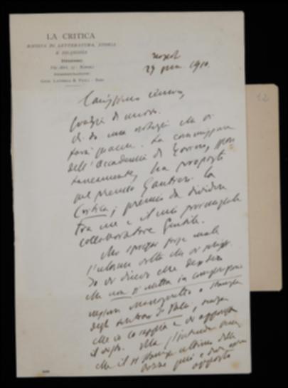 Nella lettera, dopo aver comunicato con soddisfazione che l'Accademia delle Scienze di Torino ha proposto “La Critica” per il premio “Gautieri”, Benedetto Croce, in riferimento ad una precedente missiva, precisa a Giovanni Laterza che egli si riserva solo di autorizzare la composizione dei volumi degli Scrittori d'Italia ma che il direttore Achille Pellizzari può e deve licenziarne la stampa.