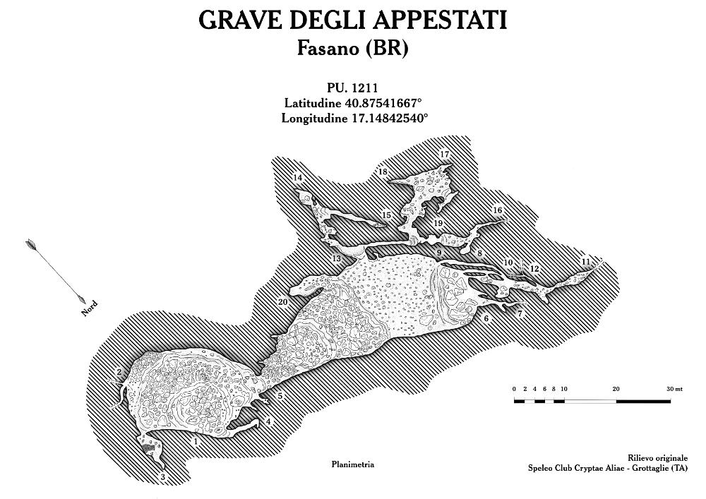 Questo rilievo topografico è la trasposizione in digitale di rilevamenti realizzati a seguito di importanti studi speleologici nelle grotte di Puglia. Sono materiale utile per lo studio e la ricerca, per comprendere al meglio la complessità delle articolazioni sotterranee di queste cavità naturali, con il fine della tutela e della salvaguardia del fenomeno carsico. 
Il documento fa parte della raccolta di rilievi topografici digitalizzati da Carlos Solito per il Progetto digitale “Sillabario sotterraneo – Viaggio dantesco nelle Grotte di Puglia” – realizzato nell’ambito della LEGGE REGIONALE 30 dicembre 2020 - art. 39 “Cavità pugliesi e opera dantesca - Celebrazioni 700 anni dalla morte di Dante Alighieri”.