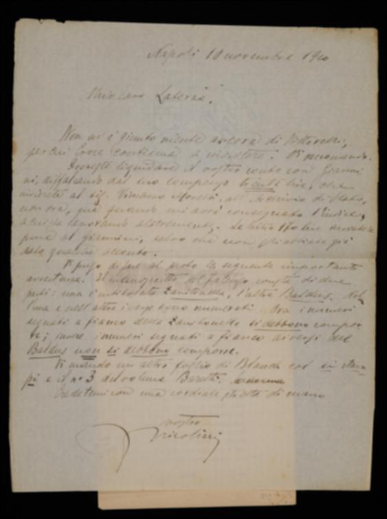 In riferimento a sua altra missiva del giorno precedente, Fausto Nicolini comunica a Giovanni Laterza che Benedetto Croce attende con impazienza altre bozze del volume di Jacopo Vittorelli e desidera che una parte inferiore rispetto a quanto stabilito in precedenza del compenso di Amedeo Giannini sia corrisposta a V. Morelli, quando questi avrà consegnato l'indice onomastico del volume di Luigi Blanch. Il Nicolini inoltre, fornendo all'editore alcune istruzioni destinate al proto per la composizione del volume di Teofilo Folengo, invia bozze licenziate del volume del Blanch e parte del manoscritto per il volume di Giuseppe Baretti.