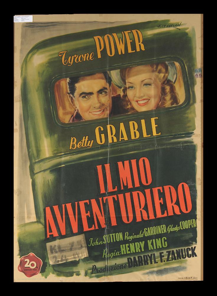“Il mio avventuriero” (A Yank in the R.A.F.) è un film del 1941 diretto da Henry King, su sceneggiatura di Darrell Ware, Karl Tunberg, Darryl F. Zanuck. Tra gli interpreti principali ricordiamo Tyrone Power, Betty Grable, John Sutton, Reginald Gardiner.
Il manifesto cinematografico è firmato dal celebre pittore di cinema Angelo Cesselon, considerato uno dei maestri più originali per il suo stile caratterizzato da composizioni innovative e da un cromatismo dinamico espresso a colpi di pennello e di spatola, influenzato anche dalla pittura dell’Ottocento. Nato a Venezia nel 1922, Cesselon unisce il linguaggio figurativo con l’astrattismo e la pop art. Le sue dive divengono modelli della nuova femminilità del dopoguerra. In questo manifesto ritroviamo le sue straordinarie ...