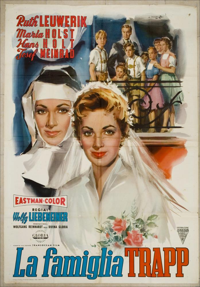 L'immagine riproduce uno dei manifesti conservati presso la Mediateca Regionale Pugliese, esaminati in "Cinema al muro: Angelo Cesselon" (vedi Note). In primo piano sono raffigurati due ritratti della protagonista femminile del film Maria ripresa nel doppio ruolo di novizia e poi di sposa dell'ufficiale Trapp. Su entrambi i volti è accennato un sorriso che esprime sentimento di gioia e serenità, quasi a sottolineare il benessere spirituale che invade il cuore della giovane in entrambi i momenti della sua vita. Sullo sfondo, affacciata ad un balcone, la famiglia Trapp composta da figli e padre, di cui Maria si occuperà con cura e passione. Il manifesto, pur non attirando particolarmente l'attenzione del fruitore, presenta un buon equilibrio tra immagini ed elementi tipog...