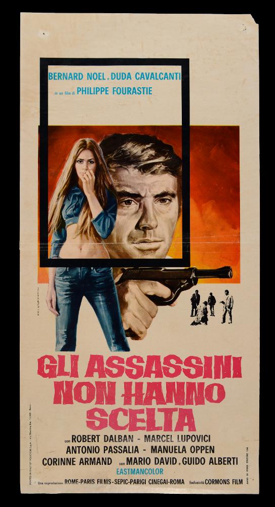 “Gli assassini non hanno scelta” (Titolo originale “Un choix d'assassins”) è un film del 1967 coproduzione italo-francese diretto da Philippe Fourastié, su sceneggiatura di Bernard Noël e Duda Cavalcanti. Nel cast Robert Dalban, Marcel Lupovici, Antonio Passalia, Manuela Oppen, Corinne Armand, Mario David e Guido Alberti.
La locandina cinematografica è firmata “Studio Scalera & Tarantelli”. La composizione è di forte impatto e si focalizza sulle figure dei protagonisti, sulla sinistra della scena la donna a figura intera in primo piano, alle sue spalle il volto cupo del protagonista armato di pistola emerge da uno sfondo dai colori infuocati. Un riquadro nero incornicia i volti dei due protagonisti. 
La locandina originale è conservata nell’Archivio della Mediateca Regi...