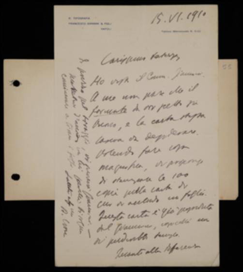 Avendo parlato al tipografo Giannini della proposta di stampare cento copie numerate dei due volumi di Giambattista Vico in formato maggiore e su carta più pesante di quella consueta, Benedetto Croce nella lettera manifesta a Giovanni Laterza il suo parere contrario, suggerendo, invece, di stampare semplicemente quelle copie su un tipo di carta fornita dallo stesso Giannini e della quale acclude un saggio. Quanto alla differenza del prezzo di tiratura il Laterza è invitato a contattare direttamente il tipografo napoletano.