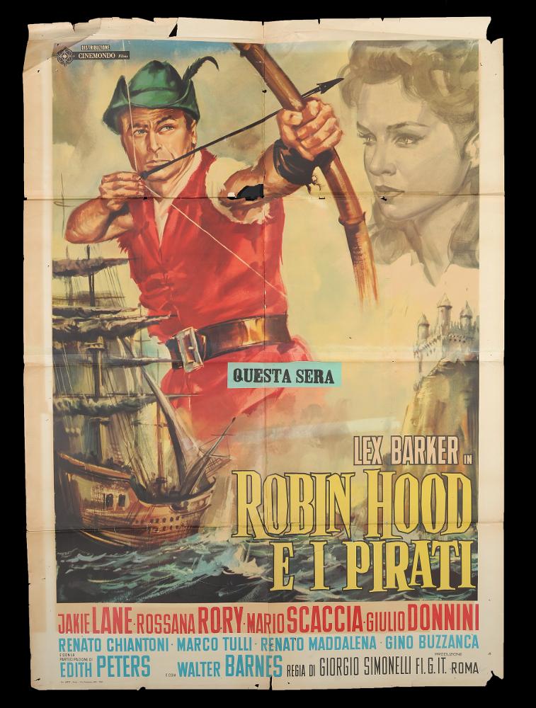 L'immagine riproduce uno dei manifesti conservati presso la Mediateca Regionale Pugliese (vedi Note). Si tratta del manifesto del film "Robin Hood e i pirati", versione prodotta e girata in Italia per la nota saga dedicata al nobile e popolare bandito. L'artista, anonimo, compone un'opera piuttosto tradizionale: uno stile narrativo dai colori brillanti, con il protagonista Robin Hood, interpretato dall'attore Lex Barker, in primo piano, l'ombra della co-protagonista, l'attrice Jackie Lane, sulla destra ritratta come in un sogno, piccole scenari a contorno. Ci sono tutti gli elementi per un'impostazione classica di questo genere di opere realizzate per il cinema, seppur denota qualche difficoltà da parte dell'autore a rendere perfettamente la prospettiva (si veda il brac...