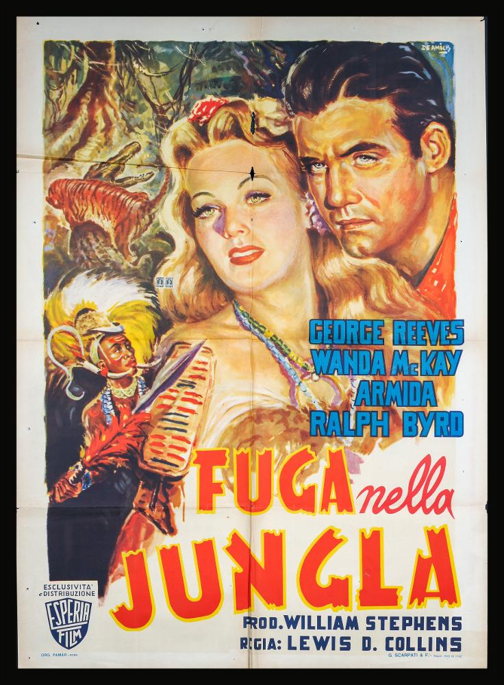 L'immagine riproduce uno dei manifesti conservati presso la Mediateca Regionale Pugliese (vedi Note). Si tratta di una delle versioni grafiche del manifesto del film “Fuga nella giungla”, a firma di De Amicis (Aldo De Amicis) come si evince dalla firma in alto a destra. Illustratore romano, ha iniziato la sua carriera come vignettista del periodico a fumetti “Il Vittorioso”, opportunità che gli permise una maturazione stilistica tale da renderlo più sicuro e pronto per il mondo della cartellonistica. La composizione colpisce per la varietà delle tonalità di colori caldi utilizzati, che ben rendono l'atmosfera della giungla africana, tra indigeni e animali selvaggi, in cui il film è ambientato. De Amicis realizza gli splendidi ritratti dei protagonisti, usando sapienteme...