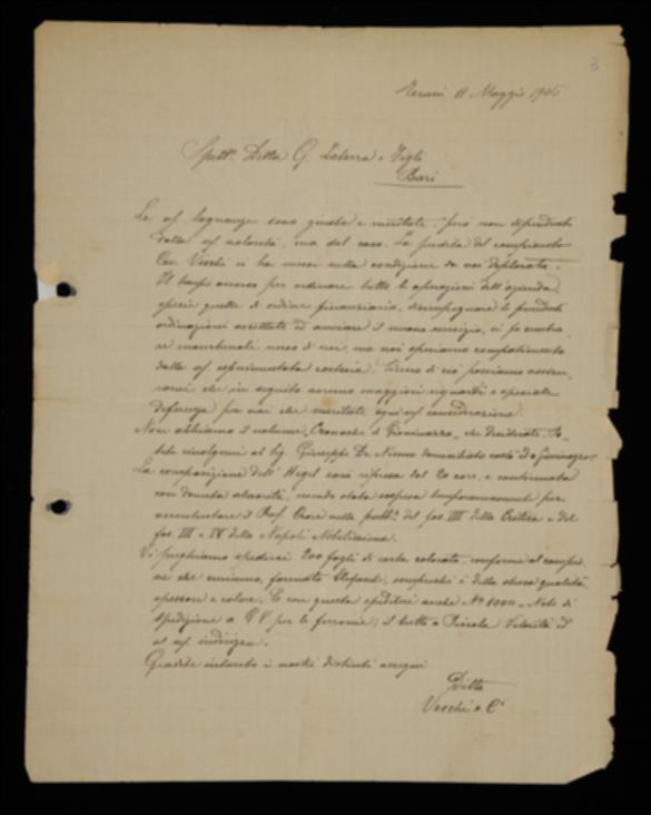 Nella lettera, la Tipografia Valdemaro Vecchi, dopo aver spiegato le ragioni di alcuni ritardi nella consegna dei lavori, invita Laterza a rivolgere a Giuseppe De Ninno la richiesta del volume di Bisanzio De Lupis "Cronache di Giovinazzo" (Giovinazzo: V. Vecchi , 1880). Comunica inoltre il rinvio della composizione del volume di Georg W.F. Hegel per accelerare la stampa de "La Critica" e della "Napoli Nobilissima". Infine sollecita la spedizione di materiale da parte dell'editore.