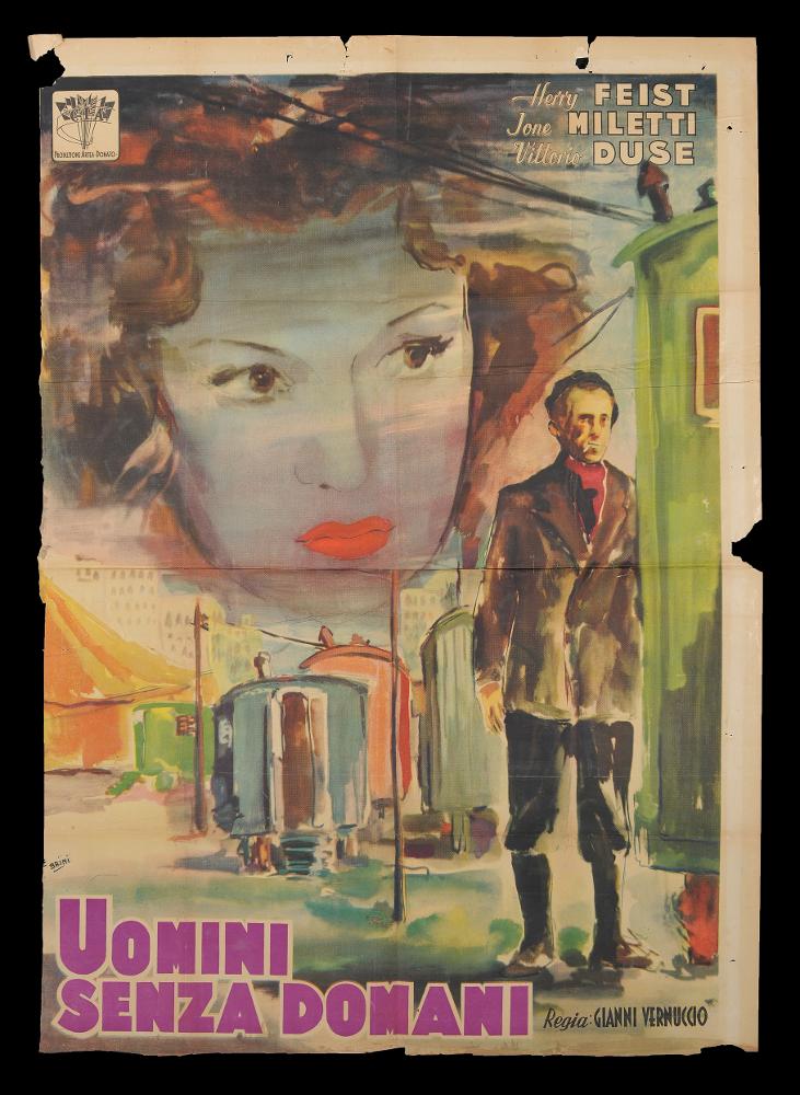 L'immagine riproduce uno dei manifesti conservati presso la Mediateca Regionale Pugliese (vedi Note). Si tratta della locandina del film "Uomini senza domani", la cui illustrazione è a firma di Ercole Brini. Delicato come tutte le composizioni pittoriche che contraddistinguono le sue opere, Brini prediligeva l'uso degli acquerelli, tecnica che gli permetteva di creare racconti in cui le figure si fondono al paesaggio, figure diverse si fondono una nell'altra, in atmosfere impalpabili e ricche di fascino. Ispirate ai grandi pittori di inizio Novecento, "le composizioni di Brini si caratterizzano per modernità e scioltezza: l'artista non ha bisogno di affidarsi a complicate architetture d'immagine, gli è sufficiente una traccia liquida per suggerire ciò che non si vede" (...