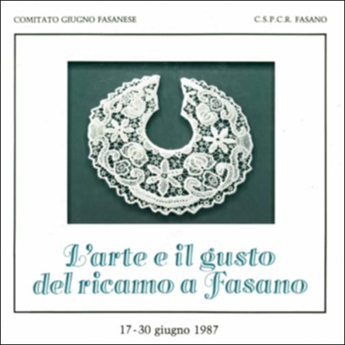 Il volume è parte della grande raccolta denominata “Libri di Puglia”, progetto di digitalizzazione a cura di Nicola Pergola che ha lo scopo di rendere fruibile la produzione editoriale dei Centri regionali di servizi educativi e culturali e degli Assessorati alla cultura e alla Pubblica Istruzione della Regione Puglia, dal 1968 agli anni 2000. La pubblicazione – corredata da brevi contributi di G. Marangelli, A. Latorre, L. Ancona e M. De Mola – è catalogo della omonima mostra, tenutasi nell'ambito della ottava edizione del “Giugno Fasanese” in collaborazione con l'omonimo comitato nella quale veniva raccolto il meglio della produzione locale in tema di ricami e filet. Un gusto, quello del ricamo, che affonda le sue radici nella grande tradizione dell'artigianato fasane...
