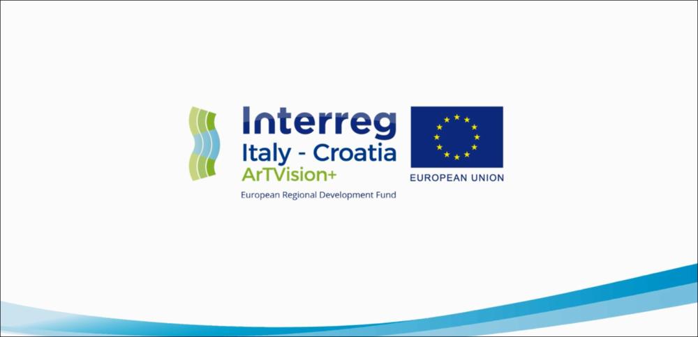 Il video in oggetto è stato realizzato per conto della Fondazione Pino Pascali di Polignano a Mare sotto la direzione editoriale di Nicolai Ciannamea, nell’ambito del progetto europeo ArtVision plus (vedi note). Lo scrittore Raffaele Gorgoni ci parla sul treno della Sud-Est che oggi come in passato collega Lecce a Gagliano del Capo. Per lui è il treno della lentezza, che viaggia in controtendenza. Eppure così, si possono sentire meglio gli odori, vedere i volti delle persone, osservare il paesaggio del Salento legato alle vecchie produzioni del tabacco, dell'olio, del vino. Il paesaggio non è turistico, piuttosto è un paesaggio del cuore, legato ad una storia operaia e agricola, una terra disseminata di piccoli borghi e e paesi, che insegnano il senso di comunità. Gorgo...