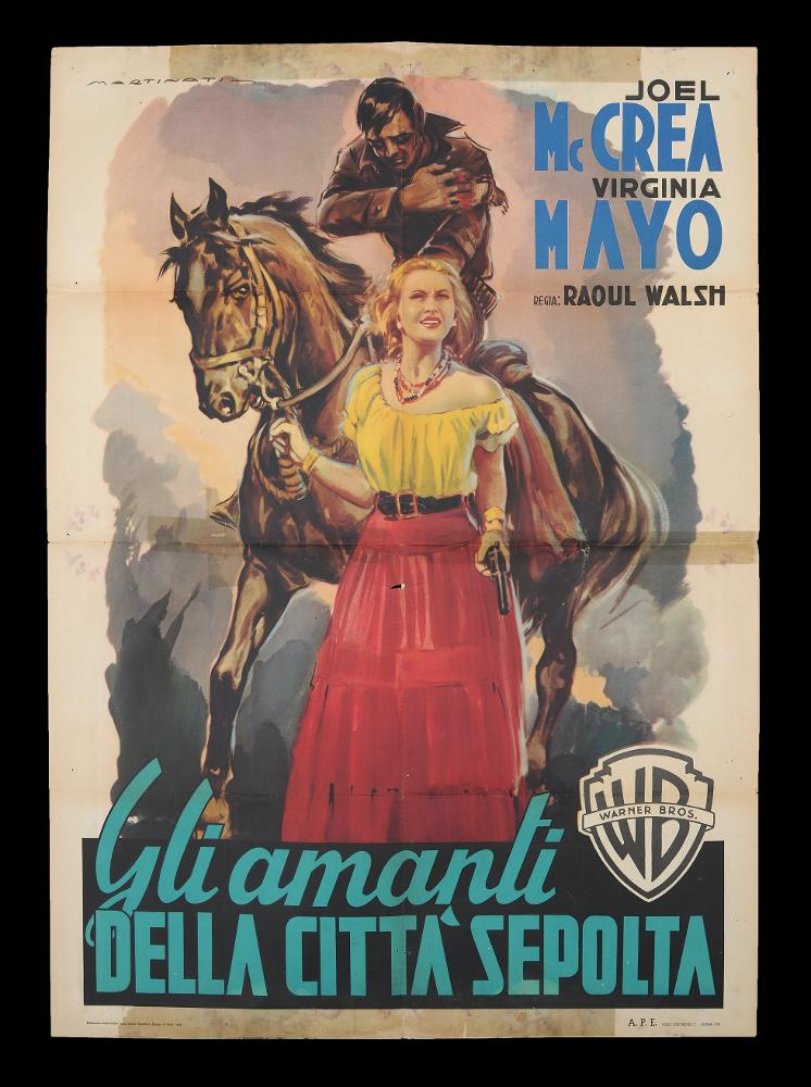 L'immagine riproduce uno dei manifesti conservati presso la Mediateca Regionale Pugliese (vedi Note). Si tratta del manifesto del film "Gli amanti della città sepolta", la cui illustrazione è a firma di Martinati. Toscano di nascita, Luigi Martinati può considerarsi uno degli interpreti più significativi della prima maniera del manifesto di cinema. La composizione, riconoscibile nel suo bel stile all'italiana raffinato, presenta i tratti tipici della sua pittura. Rispetto agli altri manifesti conservati qui nella collezione, l'immagine pittorica presenta maggiori elementi narrativi e una scena all'aperto ariosa, in cui la bella protagonista, Virginia Mayo, spicca con i suoi colori accesi e l'espressività del volto, davanti a Joel McCrea (dai toni più scuri) in sella ad ...
