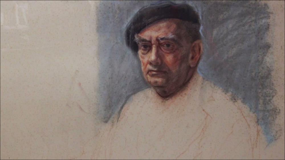 Il video in oggetto è un'opera realizzata da Mariaelena Colonna come tesi finale del percorso di studi specialistico all'Accademia di Belle Arti di Bari - Cattedra di Digital Video, con il coordinamento del Prof. Roberto Sibilano. Figlia e nipote d'arte, Elena indaga con "DNArte" (titolo della sua tesi) la vita e la produzione artistica di Nicola e Umberto Colonna, rispettivamente bisnonno e nonno dell'autrice. Umberto, Nicola e Mario - introduce il Direttore dell'Accademia barese Giancarlo Chielli - sono stati grandi interpreti del panorama artistico pugliese e italiano tra Novecento e Nuovo Millennio, mostrando un'arte dinamica e aperta, con un recupero dell'influenza dell'arte italiana rinascimentale, soprattutto per l'attenzione sulla luce. Attraverso la voce dell'a...
