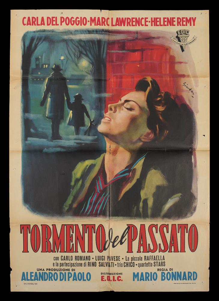L'immagine riproduce uno dei manifesti conservati presso la Mediateca Regionale Pugliese (vedi Note). Si tratta di uno dei manifesti del film “Tormento del passato” del 1952 per la regia di Mario Bonnard. La firma chiaramente leggibile sulla destra è dell’illustratore Nicola Simbari (Simbari). Artista di fama internazionale, colpisce per la «freschezza del suo tratto e la velocità di modellato» (Baroni, 2018) e per la composizione geometrica dell’immagine. Una bellissima Hélène Rémy interpreta la protagonista Luisa, ritratta in primo piano con colori sfumati e cupi, come cupa è l’espressione dell’attrice, con gli occhi chiusi e con lacrime visibili. Sullo sfondo, in grigio, illuminati solo dal giallino delle luci, Simbari immortala l’allontanamento di spalle della picco...