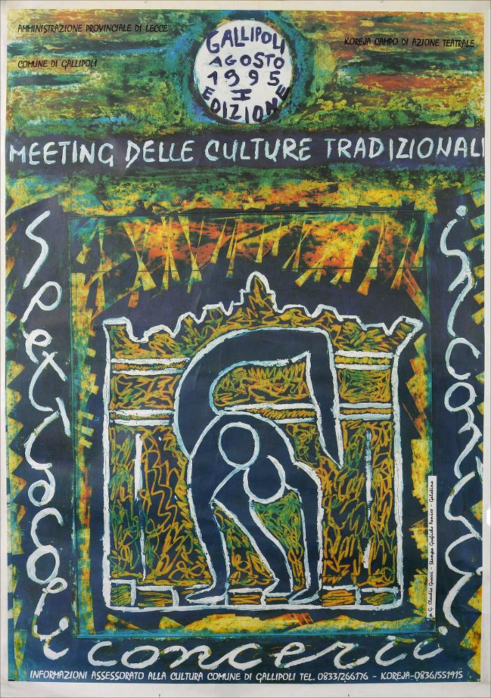 L'immagine in oggetto riproduce la locandina della prima edizione del "Meeting delle culture tradizionali", che si svolse nell'agosto del 1995, a Gallipoli. Il manifesto è interamente in stile pittorico. Al centro le linee formano due figure stilizzate che danzano (un richiamo alle figure più celebri della storia dell'arte, da Matisse a Keith Haring) intorno alle scritte "spettacolo", "Concerti" e "Incontri" che lasciano immaginare le attività in programma.