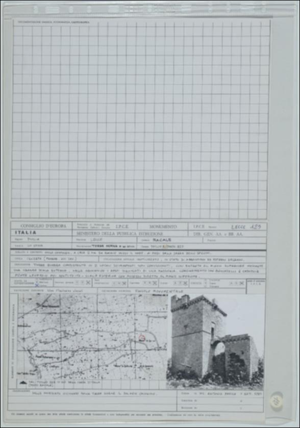 La scheda in oggetto è parte del volume “Censimento delle opere fortificate in Puglia”, risultato dell'attività promossa dalla Regione Puglia tra il 1981 e il 1982, per individuare e descrivere le principali costruzioni in muratura presenti nel territorio. Composta da due fogli sciolti, è redatta dall'ing. Antonio Panico nel settembre 1981. Torre Ospina o Lo Spina è situata a Racale in provincia di Lecce in zona rurale. La costruzione fortificata ha una datazione incerta ed è attribuibile probabilmente al XVI secolo.  La costruzione fortificata si compone di un’alta torre a base quadrata su due livelli non comunicanti; l’accesso al piano superiore è consentito tramite una scala esterna ad angolo retto. Il prospetto con muratura faccia a vista è impreziosito dal toro mar...