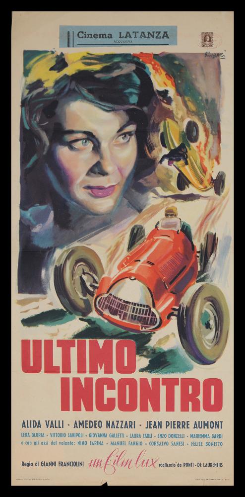 L'immagine riproduce uno dei manifesti conservati presso la Mediateca Regionale Pugliese (vedi Note). Si tratta della versione grafica per la locandina del film "Ultimo incontro", a firma dell’illustratore Nicola Simbari (Simbari). Artista di fama internazionale, colpisce per la "freschezza del suo tratto e la velocità di modellato" (Baroni, 2018) e per la composizione ricca di cromatismo espressionista, reso grazie ad un uso sapiente della spatola alternato alla tecnica acquerellata, che gli permettono una grande espressività artistica e immagini dalle intense linee di contorno e effetti chiaroscurali. Grande cromatista, Simbari realizzò opere e schizzi freschi e contemporanei, come in questo caso. Il volto di Alida Valli è protagonista, come le due autovetture (una in...