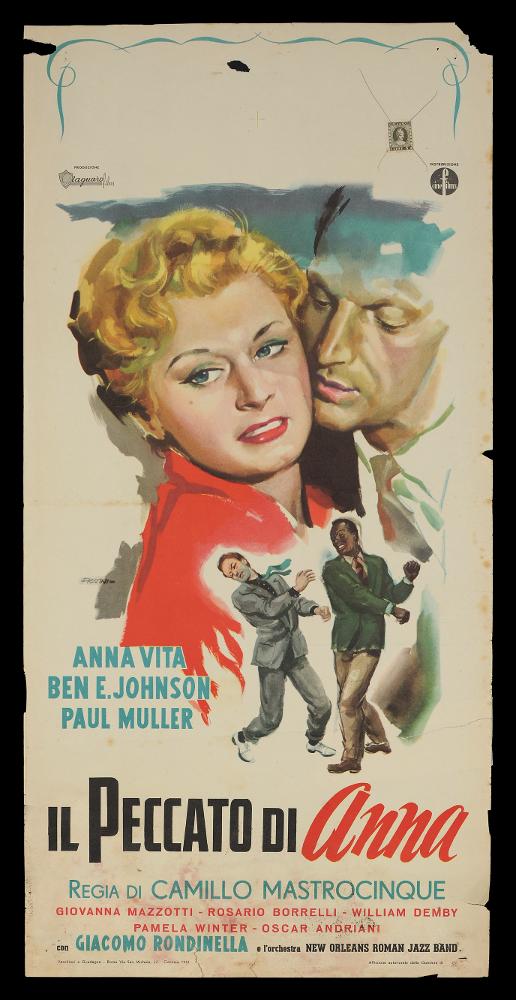 L'immagine riproduce uno dei manifesti conservati presso la Mediateca Regionale Pugliese (vedi Note). Si tratta di una delle versioni grafiche della locandina del film "Il peccato di Anna" del 1952 per la regia di Camillo Mastrocinque. La locandina è a firma di Fratini (Renato), collaboratore negli anni Cinquanta dello studio Favalli. Fratini si distinse fin da subito per la maturità nella tecnica pittorica e per la padronanza dell’uso dei colori utilizzati anche per dare forma a sfondo e personaggi. Si può notare l’uso tradizionale dello sfumato e il gioco di chiari e scuri per dividere le scene rappresentate. La composizione grafica è ridotta all’essenziale e l’artista utilizza l’immagine come compendio della narrazione. Si veda in primo piano rappresentata la scena d...