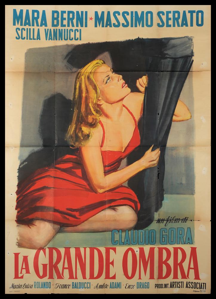 L'immagine riproduce uno dei manifesti conservati presso la Mediateca Regionale Pugliese (vedi Note). Si tratta di uno dei manifesti del film “La grande ombra”, del 1957 per la regia di Claudio Gora. L’illustrazione, a firma di Vittorio, immortala una scena molto intensa e ricca di pathos che vede la bellissima Mara Berni, interprete della centralinista Luciana, inginocchiata per terra con un seducente abito rosso, mentre stringe, quasi implorante, la gamba di un uomo che, per il resto del corpo, è completamente nascosto. La composizione, seppur molto semplice, riesce a ipnotizzare lo sguardo dello spettatore per l’intensità del momento e dello sguardo dell’attrice e per l’uso delle sfumature e delle ombre dei corpi....