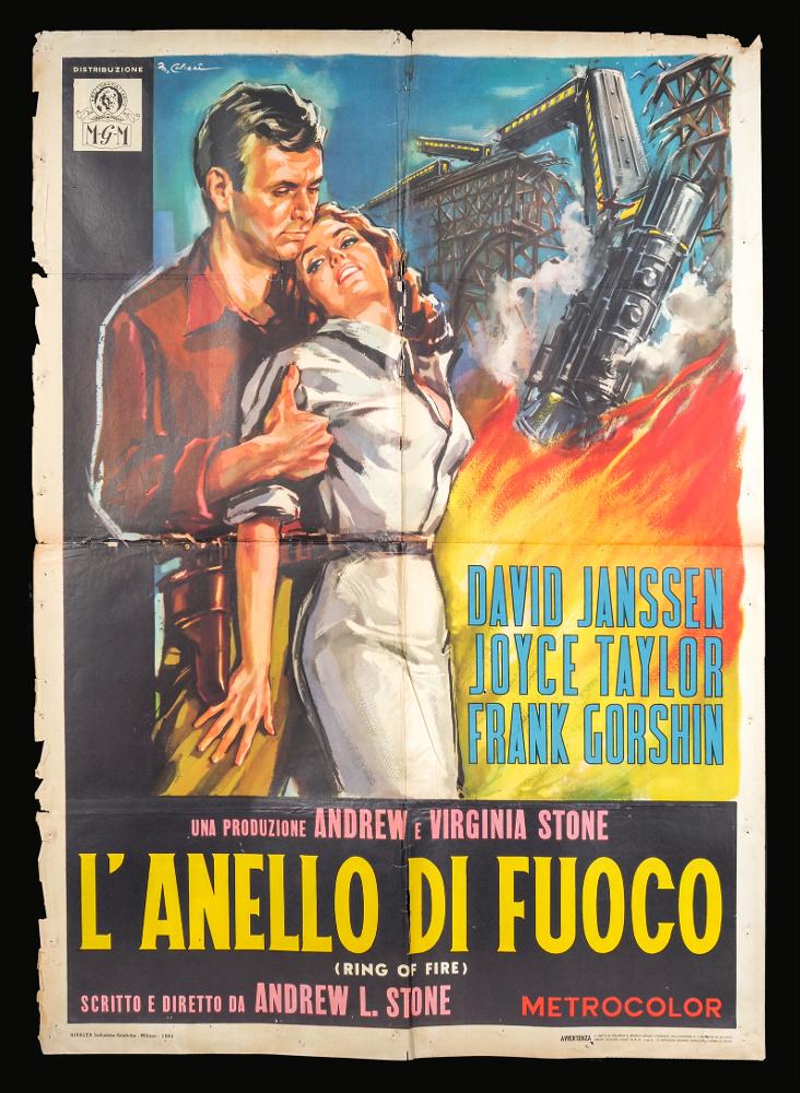 Il manifesto è a firma di Marcello Colizzi (M. Colizzi) tra i maggiori rappresentanti dei cartellonisti italiani del cinema, figlio d’arte, ricordiamo il padre Gioacchino Colizzi (Attalo). Colizzi vanta un repertorio di circa 300 manifesti per il cinema nazionale ed internazionale, a firma sia personale che sotto lo studio professionale d’arte e di fotografia di Ercole Brini. Colori dalle tinte infuocate caratterizzano la scena di passione tra i due protagonisti, in una composizione pittorica carica di tensione e dinamicità. Il manifesto originale è conservato nell’Archivio della Mediateca Regionale Pugliese....