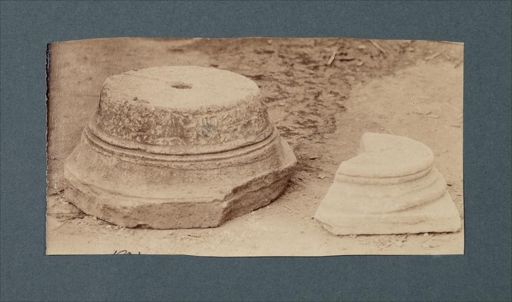 <div class="ql-editor"><div>Documentazione fotografica di basamenti di colonne, Orta Nova.</div><div><br></div><div>La raccolta fotografica di Giuseppe Ceci (1863-1938), studioso delle arti figurative dell’Italia meridionale e tra i promotori delle Società di Storia Patria di Napoli e della Puglia, si inserisce nel vivace clima culturale dell’Italia postunitaria, caratterizzato dal progressivo consolidarsi di una «coscienza nazionale» alimentata anche dal confronto e dal dialogo con le realtà storiche e culturali locali.</div><div>Oggi la Biblioteca Comunale di Andria conserva oltre settecento fotografie dedicate alla Puglia medievale, a Napoli e al patrimonio storico-artistico dell’Italia meridionale. Il corpus restituisce la ricch...