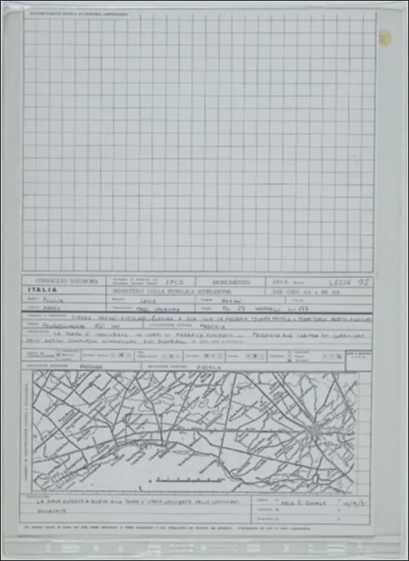 La scheda in oggetto è parte del volume “Censimento delle opere fortificate in Puglia”, risultato dell'attività promossa dalla Regione Puglia tra il 1981 e il 1982, per individuare e descrivere le principali costruzioni in muratura presenti nel territorio. Composta da due fogli sciolti, è redatta dall'architetto F. Danese il 10 settembre 1981. La masseria Ingegna è situata a Nardò in provincia di Lecce, in zona rurale. La masseria risale probabilmente al XVI secolo e presenta più corpi di fabbrica posticci addossati alla torre originaria. Quest’ultima è caratterizzata da una garitta d’angolo, due caditoie e due piombatoi. La struttura muraria è composta da conci squadrati in pietra locale e tessitura regolare.