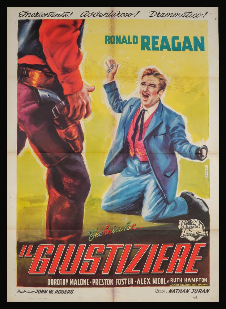 L'immagine riproduce uno dei manifesti conservati presso la Mediateca Regionale Pugliese (vedi Note). Si tratta di una delle versioni grafiche per il manifesto del film "Il giustiziere” del 1953 per la regia di Nathan Juran, basato sul romanzo “Saint Johnson” di W.R. Burnett. Come leggiamo sul lato sinistro l’opera è stata eseguita dalla mano di De Amicis Aldo (De Amicis), illustratore romano che iniziò la sua carriera come vignettista del periodico a fumetti “Il Vittorioso”, opportunità questa che gli permise una maturazione stilistica che lo rese più sicuro e pronto per il mondo della cartellonistica. Colpiscono nell’immediato i colori utilizzati per questo manifesto, colori netti e decisi, tinte forti che pongono tutta l’attenzione del pubblico su un Ronald Reagan im...