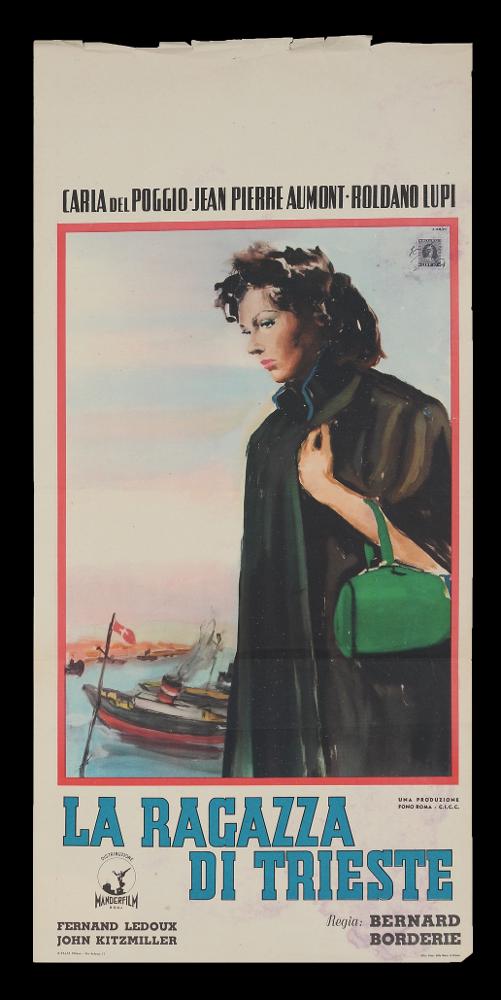 L'immagine riproduce uno dei manifesti conservati presso la Mediateca Regionale Pugliese (vedi Note). Si tratta della locandina del film "La ragazza di Trieste", la cui illustrazione è a firma di Ercole Brini. Delicato come tutte le composizioni pittoriche che contraddistinguono le sue opere, Brini prediligeva l'uso degli acquerelli, tecnica che gli permetteva di creare racconti in cui le figure si fondono al paesaggio, figure diverse si fondono una nell'altra, in atmosfere impalpabili e ricche di fascino. Anche nella ragazza di Trieste, la realtà diventa sogno e poesia: pochi elementi e pennellate vibranti rendono la malinconia che pervade tutto il film dal finale tragico. «Le composizioni di Brini si caratterizzano per modernità e scioltezza: l'artista non ha bisogno ...