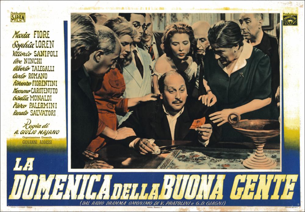 L'immagine digitale in oggetto riproduce la fotobusta originale del film "La domenica della buona gente", elaborata in occasione della mostra "Riccardo Cucciolla - Ritratto d'Attore" organizzata nel 2012 dall'Associazione culturale “Attraverso lo Spettacolo”, dall'Assessorato al Mediterraneo, Cultura e Turismo della Regione Puglia e dal Servizio Biblioteca e Comunicazione Istituzionale del Consiglio Regionale della Puglia. Il film diretto da Anton Giulio Majano e uscito nelle sale nel 1953, è tratto dall'omonimo radio dramma Rai scritto da Vasco Pratolini e Giandomenico Giagni. Il film, girato nell'estate del 1952 negli studi della Titanus della Farnesina di Roma, racconta le vicissitudini di tre personaggi ognuno con la propria vita; tre diverse storie che si intreccer...