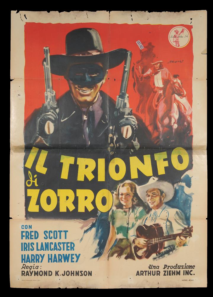 L'immagine riproduce uno dei manifesti conservati presso la Mediateca Regionale Pugliese (vedi Note). Si tratta della versione grafica per il manifesto del film americano “Il trionfo di Zorro” del 1940. La composizione è attribuibile a Faorzi Fiorenzo, artista nato a Firenze nel 1911, figlio di Armando e fratello di Giovanni, anch'egli pittore. Esordisce come illustratore negli anni Venti, per la collana "Biblioteca dei miei ragazzi", di Salani e negli anni Quaranta collabora con il fratello Giovanni per la Settimana dei Ragazzi di Laura Orvieto. Infine negli anni Sessanta si dedica esclusivamente alla pittura e alla pittura di cinema. La sua carriera di illustratore certamente si percepisce nei suoi lavori, come in questo caso, in cui le figure sono disposte nello spaz...