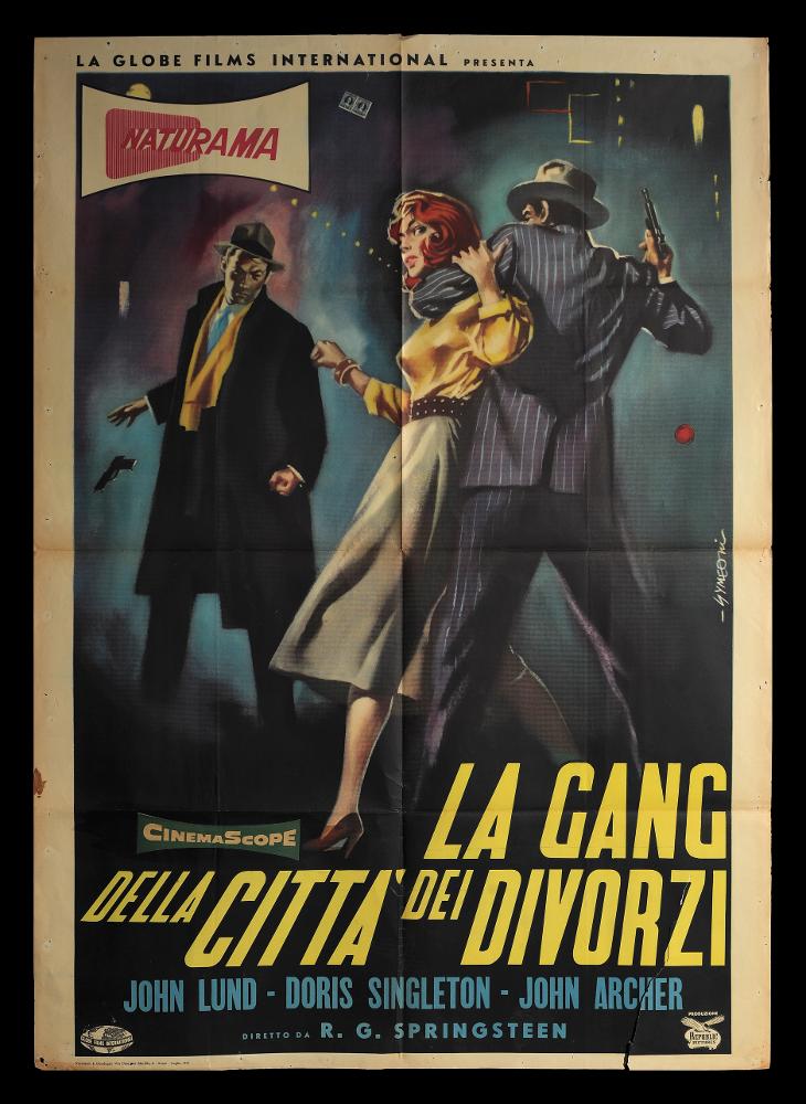 L'immagine riproduce uno dei manifesti conservati presso la Mediateca Regionale Pugliese (vedi Note). Si tratta di uno dei manifesti del film “La gang della città dei divorzi” del 1956 per la regia di R.G. Springsteen, a firma di Symeoni (Sandro Symeoni). Noto per essere uno dei pittori di cinema più prolifici, si distinse per una grande pittoricità, un gusto originale basato sulla bellezza formale, soprattutto femminile, e più tardi per composizioni moderne basate su ritmi spezzati e drammatici. Notiamo queste caratteristiche anche in questo elegante manifesto, caratterizzato dai toni cupi e scuri che contribuiscono a rendere l’atmosfera misteriosa. Uno sfondo dalle tinte sfumate sembra riportare la scena in una strada cittadina, durante la notte, con la nebbia che cir...