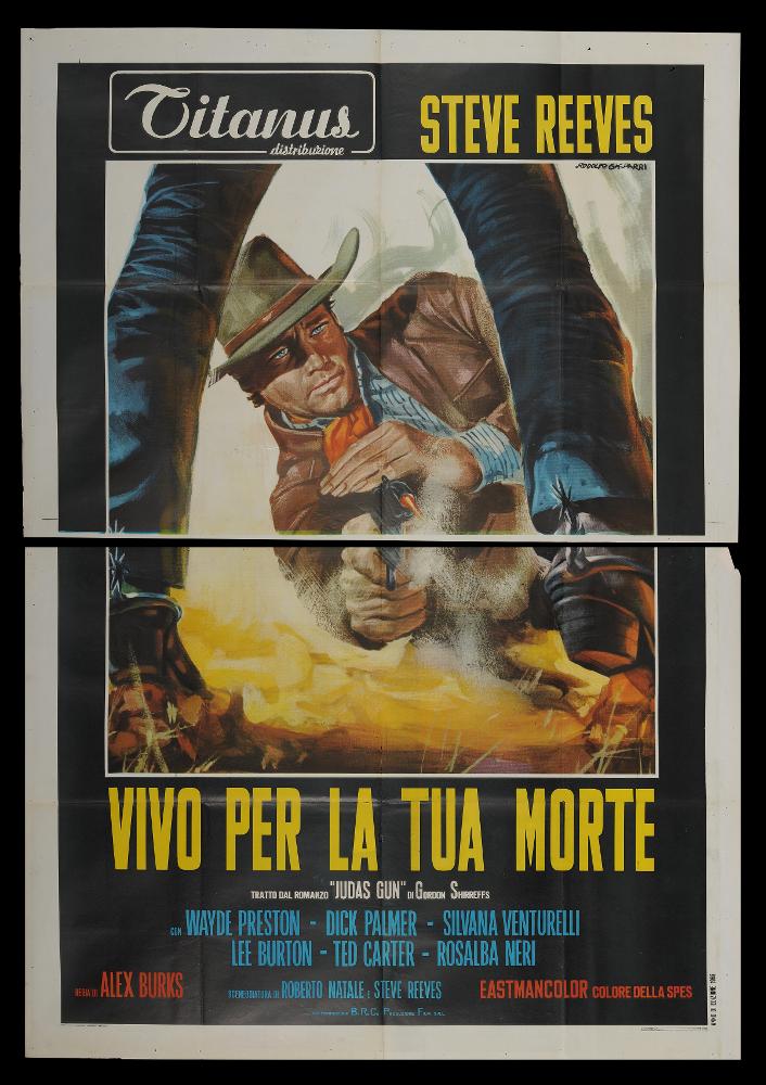 L'immagine riproduce uno dei manifesti conservati presso la Mediateca Regionale Pugliese (vedi Note). Si tratta di una delle versioni grafiche del manifesto del film “Vivo per la tua morte” del 1968 per la regia di Camillo Bazzoni che qui si firma con lo pseudonimo Alex Burks. Il manifesto è firmato dal fidardense Gasparri Rodolfo, come si evince dalla firma per esteso in alto a destra. Appena ventenne si trasferisce dal piccolo comune di Castelfidardo (AN) per realizzare a Roma il sogno di diventare pittore di cinema. Inizialmente fa esperienza come disegnatore per case editrici, realizzando le copertine di libri prevalentemente gialli. Questa attività gli permette di acquisire non solo competenze specifiche come disegnatore, ma soprattutto una maggiore consapevolezza ...