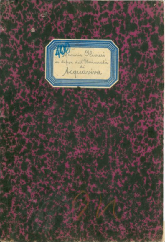 L'immagine è la scansione di un documento manoscritto originale facente parte dell'Archivio Regionale degli Usi Civici. Il documento in oggetto - Breve memoria in difesa dell'Università di Acquaviva delle Fonti - è una memoria depositata dall'avvocato Giuseppe Olivieri, incaricato dal Regio Procuratore per conto del Comune di Acquaviva, in cui sostiene le ragioni dei suoi assunti che avevano diversi capi di gravami contro il signor Principe Carlo Mari.