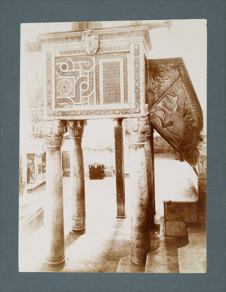 <div class="ql-editor"><div>Documentazione fotografica dell'ambone della Chiesa di San Pietro a Minturno (XIII secolo).</div><div class="ql-align-justify">L'immagine digitale fa parte della raccolta fotografica di Giuseppe Ceci (1863-1938), studioso delle arti figurative dell’Italia meridionale e tra i promotori delle Società di Storia Patria di Napoli e della Puglia. Tale raccolta si inserisce nel vivace clima culturale dell’Italia postunitaria, caratterizzato dal progressivo consolidarsi di una «coscienza nazionale» alimentata anche dal confronto e dal dialogo con le realtà storiche e culturali locali.</div><div class="ql-align-justify">Oggi la Biblioteca Comunale di Andria conserva oltre settecento fotografie dedicate alla Puglia medie...