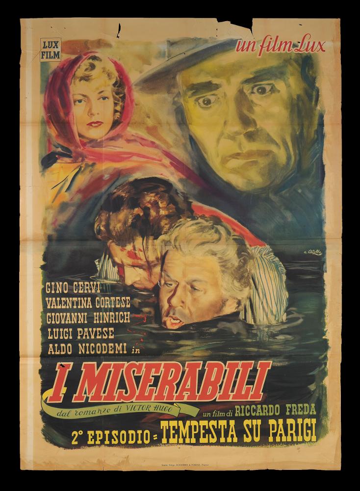 L'immagine riproduce uno dei manifesti conservati presso la Mediateca Regionale Pugliese (vedi Note). Si tratta di una delle versioni grafiche del manifesto del film storico tratto dal romanzo di Victor Hugo “I miserabili” del 1948 per la regia di Riccardo Freda. Nello specifico si tratta del secondo episodio "Tempesta su Parigi" a firma dell'illustratore Averardo Ciriello (A. Ciriello). Ciriello iniziò a lavorare come pubblicitario presso l’agenzia ‘Non plus ultra’ a Milano e poi presso la ‘Ima’, la più grande agenzia di pubblicità in Italia. Il suo talento come disegnatore di arte figurativa lo porteranno anche a lavorare nel campo editoriale per numerosi giornali. Ciriello sin dagli esordi mostrò un linguaggio elaborato e uno stile pittorico colto e maturo, sia nel r...