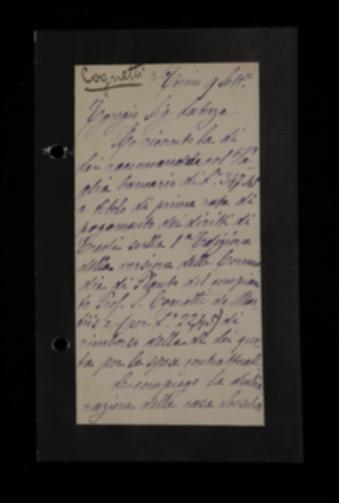 Nella lettera, Maria Cognetti De Martiis Sartoretti comunica a Laterza di aver ricevuto l'acconto richiesto. Conferma la scadenza del contratto con l'editore Loescher che aveva pubblicato la precedente edizione e comunica di aver contattato Giosuè Carducci per ottenere il permesso di ripubblicare la sua prefazione all'opera. Infine informa di aver contattato Amatucci e Cocchia.
