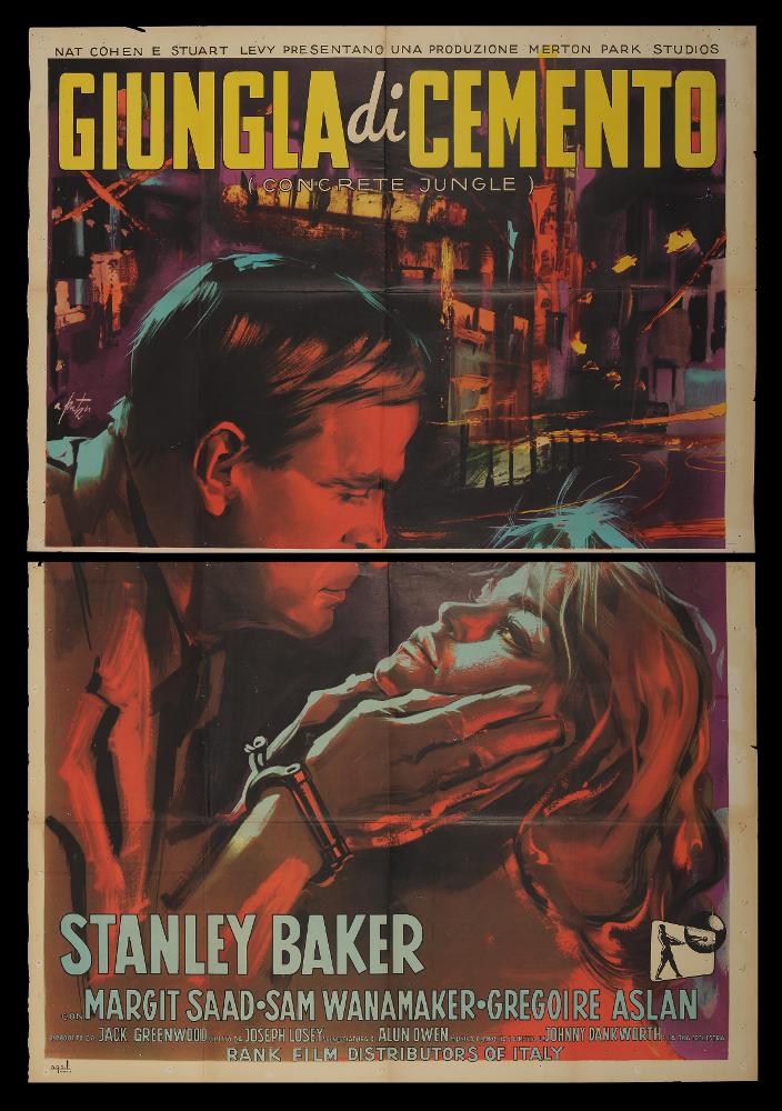 L'immagine riproduce uno dei manifesti conservati presso la Mediateca Regionale Pugliese (vedi Note). Si tratta di una delle versioni grafiche del manifesto del film “Giungla di cemento” del 1960 per la regia di Joseph Losey. La firma che si legge sul lato sinistro è dell’illustratore romano Arnaldo Putzu (A. Putzu) collaboratore di Enrico De Seta e dello studio Favalli. Molte delle opere di Putzu sono riconoscibili per l’uso di un linguaggio compositivo drammatico reso soprattutto nella rappresentazione dei ritratti. Si noti qui infatti, la perfezione e la cura dei dettagli per la rappresentazione dei volti e dell’intensità nello sguardo tra i due personaggi in primissimo piano, anche l’uso del monocromo e delle sfumature contribuisce a rendere la drammaticità della tr...
