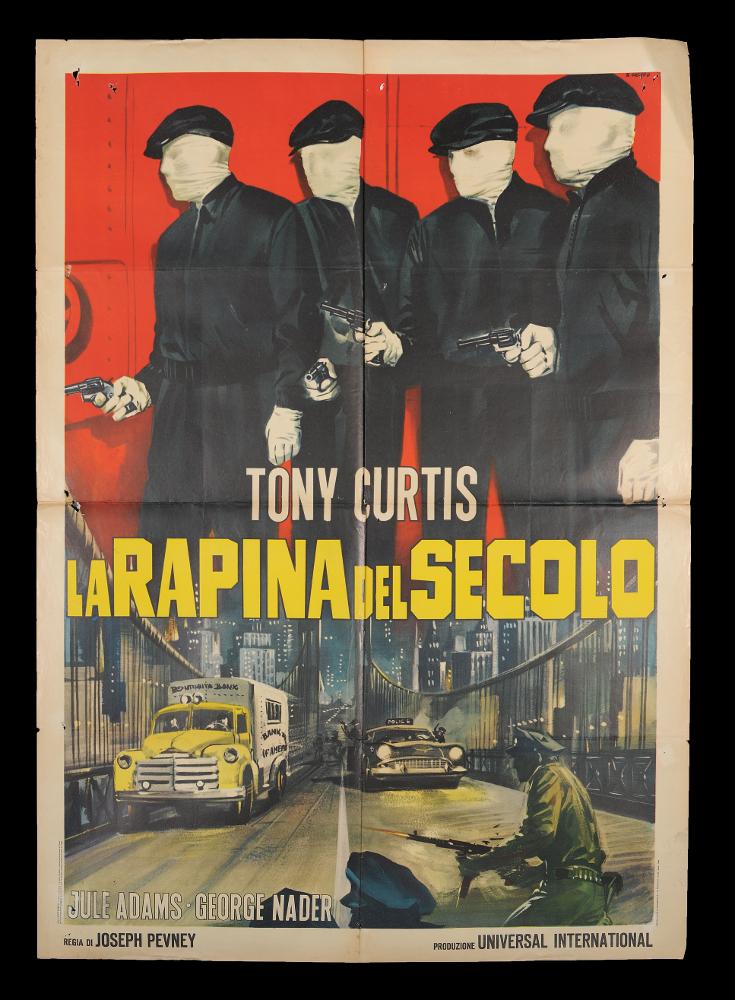 L'immagine riproduce uno dei manifesti conservati presso la Mediateca Regionale Pugliese (vedi Note). Si tratta di una delle versioni grafiche del manifesto del film "La rapina del secolo", a firma di Renato Casaro, tra i maggiori rappresentanti della grafica e del manifesto del secondo dopoguerra. Autodidatta, sviluppa una grande tecnica e raffinatezza formale sugli esempi più prestigiosi di altri pittori di cinema, primo tra tutti Cesselon, alla quale mescola linguaggi compositivi più innovativi (fotografico e grafico) anche usando tecniche e strumenti diversi, come l'aerografo. Per il manifesto in oggetto, Casaro realizza una composizione di grande impatto scenografico, molto moderna. Il colore netto dello sfondo, le grandi figure inquietanti dei rapinatori, la scena...