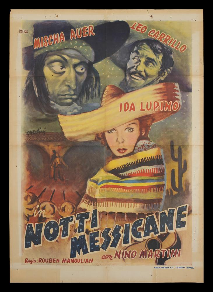 L'immagine riproduce uno dei manifesti conservati presso la Mediateca Regionale Pugliese (vedi Note). Si tratta di uno dei manifesti del film “Notti messicane” del 1936 per la regia di Rouben Mamoulian. La firma che si legge sul lato sinistro è dell’illustratore Ghedini che struttura in più parti la composizione grafica, giocando soprattutto sui ritratti dei protagonisti. Sullo sfondo, nei toni del grigio, i grandi ritratti di Mischa Auer e Leo Carrillo, ritratti non fedeli ma dai tratti enfatizzati. In primo piano una bellissima Ida Lupino, con sombrero e scialle tipici messicani. Alle sue spalle la narrazione continua in uno scenario aperto caratterizzato dalla presenza della vegetazione tipica delle terre brulle del Messico. Particolare la scelta del lettering utiliz...