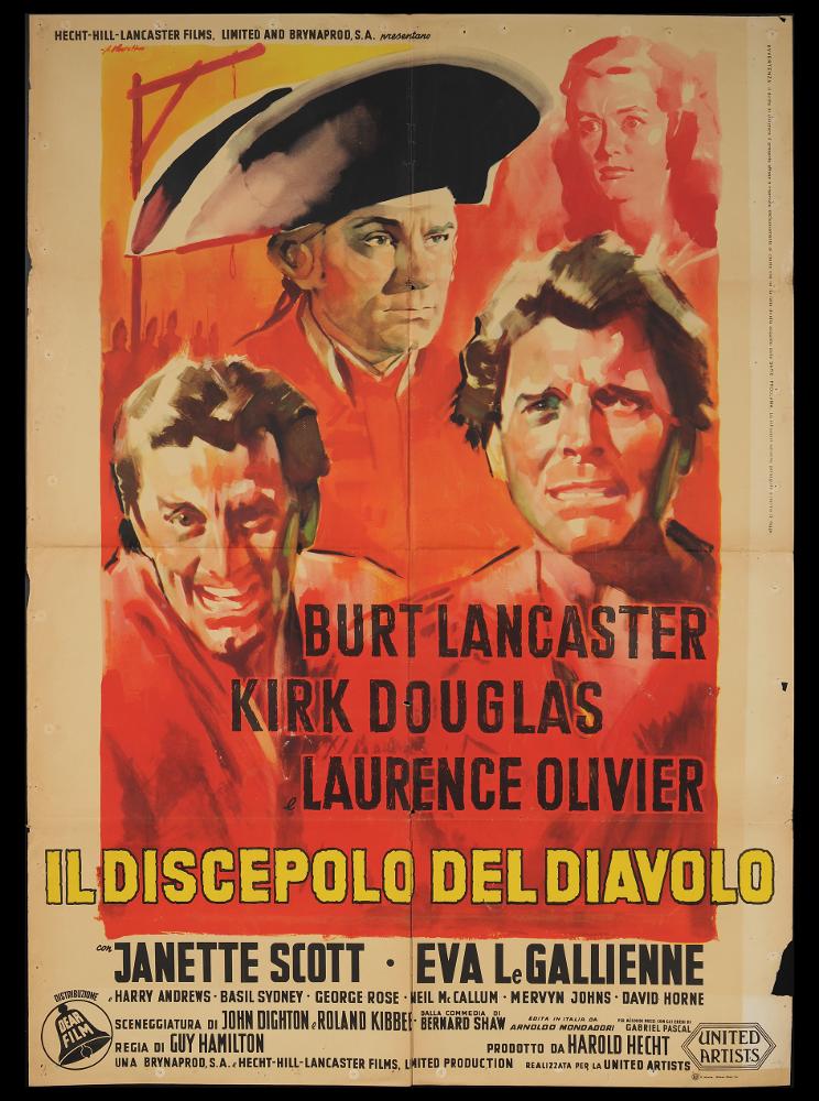 L'immagine riproduce uno dei manifesti conservati presso la Mediateca Regionale Pugliese (vedi Note). Si tratta di una delle versioni grafiche del manifesto del film inglese “Il discepolo del diavolo”. La bella composizione è ad opera di Giorgio Olivetti, pittore di cinema, classe 1908, che si differenziò caratterizzando le sue prime opere con uno stile morbido, sfumato, fatto di acquerelli delicati che rendono il volume anche grazie ad un uso sapiente dei chiaroscuri. Olivetti usa colori caldi, tratti veloci e sfumati per delineare la bellezza delle figure, che qui compongono l'intera scena e sono assoluti protagonisti. Primi tra tutti si riconoscono Burt Lancaster e Kirk Douglas, in ritratti intensi e dinamici. Come nell'altro manifesto (200x140) sempre qui in collezi...