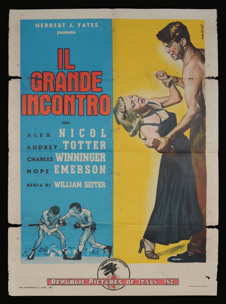 L'immagine riproduce uno dei manifesti conservati presso la Mediateca Regionale Pugliese (vedi Note). Si tratta di una delle versioni grafiche per il manifesto del film in bianco e nero "Il grande incontro" del 1953 per la regia di William A. Seiter. La firma che leggiamo in alto a destra è dell’artista Lorenzo Nistri (Enzo Nistri). Pittore romano che firmò migliaia di manifesti per il cinema, Nistri si contraddistinse per un linguaggio maturo, uno stile semplice ed elegante che «si presta a raccontare ogni storia» (Baroni, 2018). Molti suoi lavori infatti si riconoscono per il tratto raffinato, ma al tempo stesso dalla forte intensità costruttiva data anche da un sapiente uso dei colori netti e spesso contrastanti, che aiutano a ben definire le figure e le scene descri...