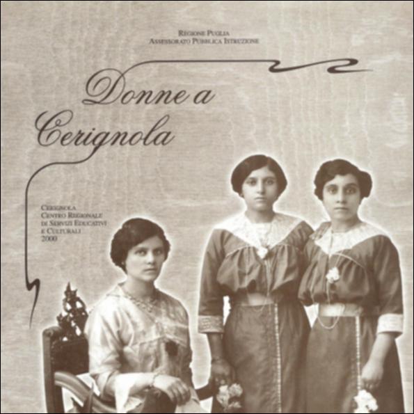 Il volume “Donne a Cerignola” è parte della grande raccolta denominata “Libri di Puglia”, progetto di digitalizzazione a cura di Nicola Pergola che ha lo scopo di rendere fruibile la produzione editoriale dei Centri regionali di servizi educativi e culturali e degli Assessorati alla cultura e alla Pubblica Istruzione della Regione Puglia, dal 1968 agli anni 2000. In questa ricerca fotografica sulla condizione della donna cerignolana – tra la fine dell'Ottocento e la prima metà del Novecento – i volti femminili rimandano alla vita di un territorio, rappresentata su più livelli e divisa in quadri tematici: il ritratto e il matrimonio, la maternità e la famiglia, il lavoro, il tempo libero, le cerignolane illustri. Donne al lavoro nei campi e donne intente a lavori artigia...