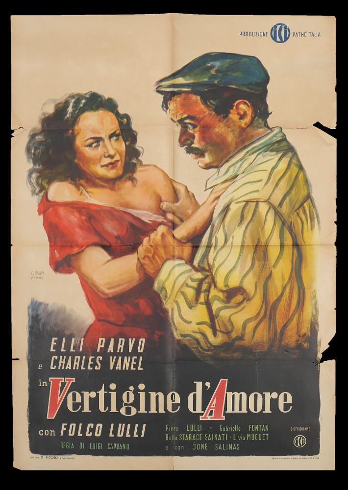 L'immagine riproduce uno dei manifesti conservati presso la Mediateca Regionale Pugliese (vedi Note). Si tratta del manifesto del film "Vertigine d'Amore", che porta la firma di C. Bompiani. Si potrebbe attribuire al pittore romano Carlo Ludovico Bompiani, autore di ritratti, nature morte e paesaggi, formatosi presso le Accademie di Francia e Inghilterra. Nel 1935 iniziò la sua attività come cartellonista per il cinema prima presso il Consorzio EIA, poi come direttore per l'ufficio pubblicità della Generalcine; dopo la guerra riprese l'attività artistica stringendo collaborazioni con un gruppo di intellettuali, fra cui Federico Fellini e Guglielmo Guasta Veglia. La sua produzione fu intensa e in continua evoluzione artistica, anche nei manifesti cinematografici. L'artis...