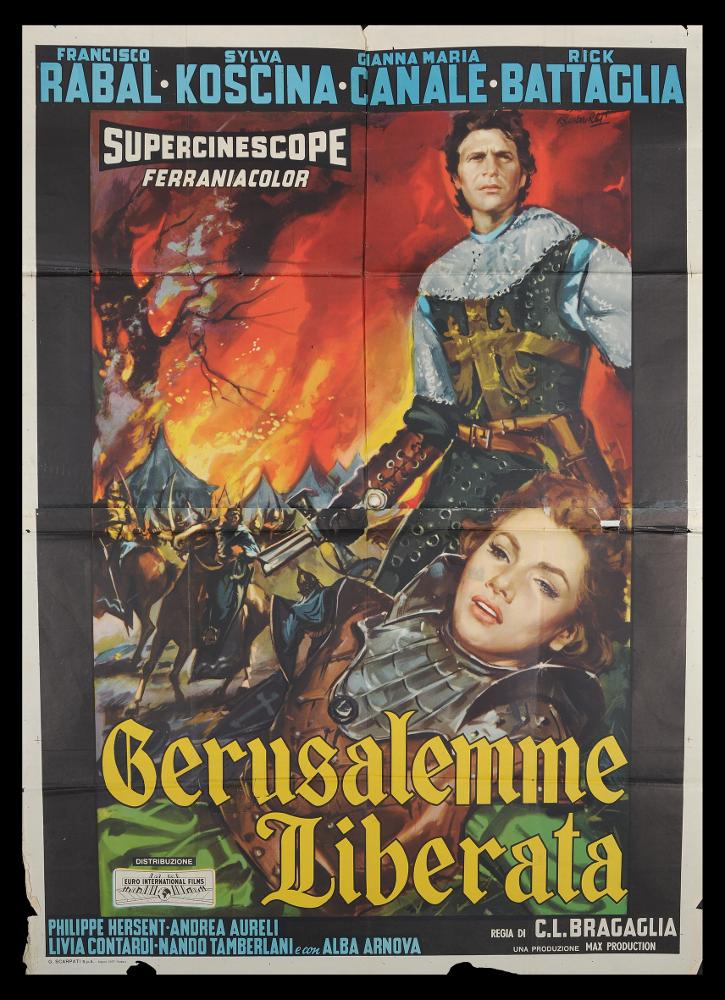L'immagine riproduce uno dei manifesti conservati presso la Mediateca Regionale Pugliese (vedi Note). Si tratta di una delle versioni grafiche del manifesto de “La Gerusalemme Liberata”, film storico drammatico del 1957 per la regia italiana di Carlo Ludovico Bragaglia. Il manifesto è a firma del fidardense Rodolfo Gasparri, come si evince dalla firma in alto a destra. Appena ventenne si trasferisce dal piccolo comune di Castelfidardo (AN) per realizzare a Roma il sogno di diventare pittore di cinema. Inizialmente fa esperienza come disegnatore per case editrici, realizzando le copertine di libri prevalentemente gialli come "Il Vampiro" (1958). Questa attività gli permette di acquisire non solo competenze specifiche come disegnatore, ma soprattutto una maggiore consapev...
