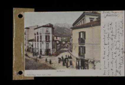 Nella cartolina, Aurelio Giuseppe Amatucci comunica all'editore di aver concluso la correzione delle bozze e di accingersi a rispedirle.