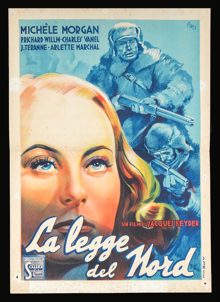 L'immagine riproduce uno dei manifesti conservati presso la Mediateca Regionale Pugliese (vedi Note). Si tratta nello specifico di uno dei due soggetti per la fotobusta verticale del film “La legge del Nord”, a firma dell’illustratore Rino. La bella composizione rispetta i canoni stilistici del "primo stile" della pittura di cinema, che contraddistinse le opere degli anni Trenta e Quaranta. Un linguaggio narrativo a volte oleografico, con stesure cromatiche vivaci e tinte cangianti e luminescenti. Rino qui risalta nel dettaglio il ritratto della protagonista Michèle Morgan, con giochi di luce e toni chiari e una pittura figurativa, intensa ed elegante. L'ambientazione gelida del Canada è richiamata dall'uso dei toni degli azzurri e dalla figura in secondo piano....