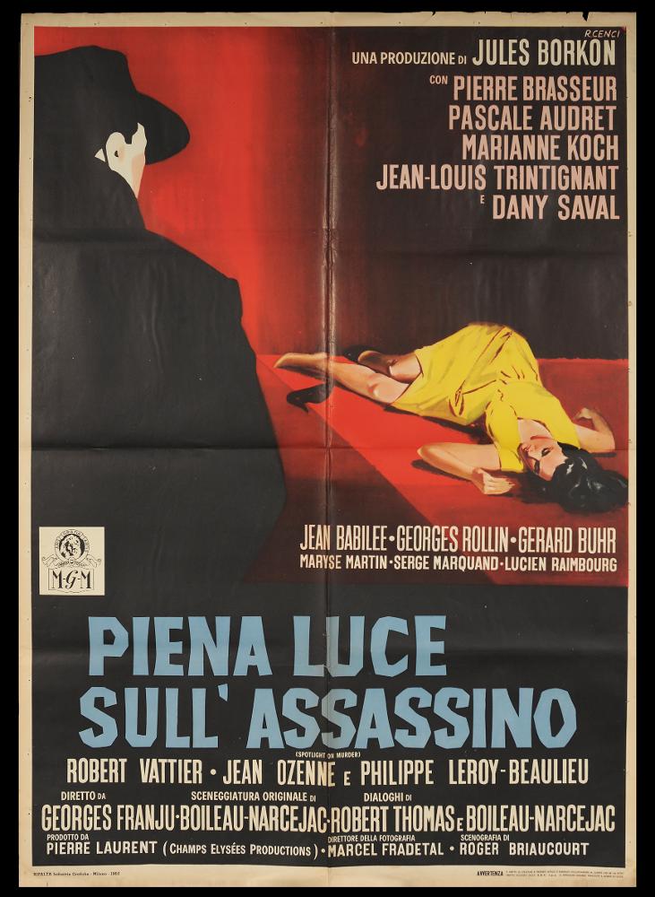 L'immagine riproduce uno dei manifesti conservati presso la Mediateca Regionale Pugliese (vedi Note). Si tratta di una delle versioni del manifesto del film giallo "Piena luce sull'assassino". L'autore dell'opera è l'illustratore R. Cenci. il manifesto mostra una composizione pittorica di grande impatto visivo formato da un unico momento narrativo, molto drammatico, accentuato dai colori usati. Il fondo rosso allude al sangue e alla vittima stesa esanime, la cui rappresentazione dona una bella prospettiva anche a tutta l'opera. A sinistra, Cenci con pochi tratti e il colore nero raffigura un uomo misterioso ed inquietante di spalle, che introduce alla trama del film....