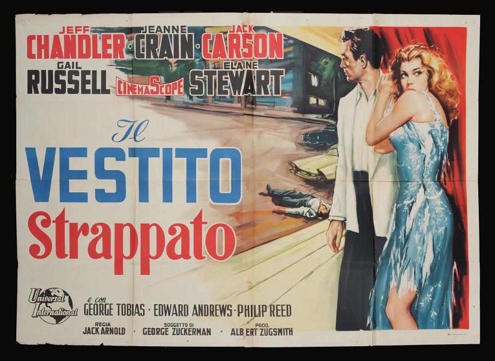 L'immagine riproduce uno dei manifesti conservati presso la Mediateca Regionale Pugliese (vedi Note). Si tratta di una delle versioni grafiche del manifesto del film noir “Il vestito strappato” del 1957 per la regia di Jack Arnold. La composizione grafica, con l'orientamento insolito in orizzontale, presenta una impostazione molto particolare, i due protagonisti posti sul salto sembrano osservare la scena rappresentata sullo sfondo da dietro una tenda di un palcoscenico teatrale, del quale si nota anche il pavimento. La bellissima attrice guarda spaventata alle sue spalle mentre stringe con la mano la spalla del suo accompagnatore. Il titolo occupa gran parte della metà sinistra del manifesto, mentre in alto e in basso vi sono i nomi degli attori e i credits del film. N...