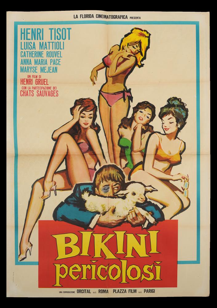 L'immagine riproduce uno dei manifesti conservati presso la Mediateca Regionale Pugliese (vedi Note). Si tratta di una delle versioni grafiche del manifesto del film "Bikini pericolosi”. La composizione, senza firma, si mostra fresca, allegra e moderna, dai colori accesi e netti, con un'unica grande immagine corale. Lo stile è prettamente illustrativo, fumettistico, le figure emergono dal fondo bianco grazie ai colori puri e alla linea spessa che contorna i corpi. La figura femminile è ancora pienamente esaltata nella sua bellezza sensuale da pin-up....