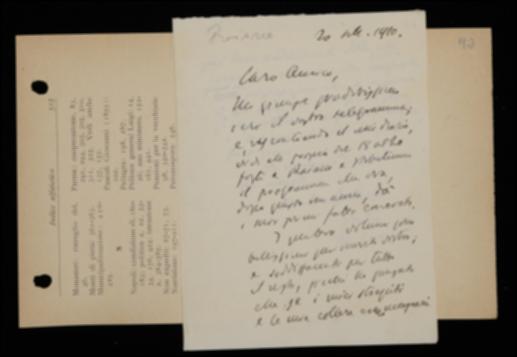 Ringraziando Giovanni Laterza per la copia dei primi quattro volumi degli scrittori d'Italia ed esprimendo soddisfazione per il buon inizio della nuova collana, Benedetto Croce promette che la direzione e la sorveglianza letteraria delle pubblicazioni migliorerà. Restituisce il testo rivisto della lettera che l'editore barese intende spedire ai Ministri del Regno insieme ai primi quattro volumi.