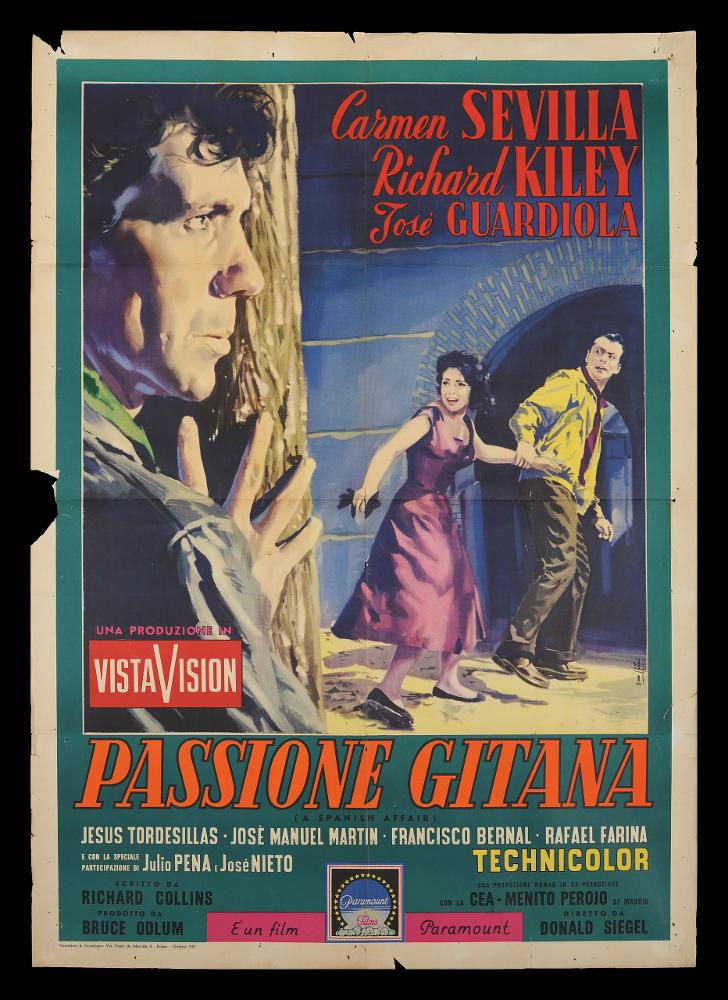 L'immagine riproduce uno dei manifesti conservati presso la Mediateca Regionale Pugliese (vedi Note). Si tratta di uno dei due manifesti del film “Passione gitana” del 1958 per la regia di Don Siegel, entrambe a firma di Enzo Nistri. Pittore romano che firmò migliaia di manifesti per il cinema, Nistri si contraddistinse per un linguaggio maturo, uno stile semplice ed elegante che «si presta a raccontare ogni storia» (Baroni, 2018). Molti suoi lavori infatti si riconoscono per il tratto raffinato, ma al tempo stesso dalla forte intensità costruttiva data anche da un sapiente uso dei colori netti e spesso contrastanti come il viola ed il giallo degli abiti dei protagonisti (Carmen Sevilla e Richard Kiley) o il blu dello sfondo ed il rosso utilizzato per l’indicazione degl...