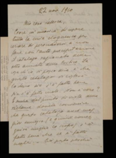 Nella lettera Fausto Nicolini si propone a Giovanni Laterza, anche a nome di Benedetto Croce, per la compilazione dell'indice delle otto annate de “La Critica”, indicando scadenze precise nella spedizione delle bozze al fine di poterlo pubblicare entro la fine dell'anno. Il Nicolini poi, comunicando all'editore di avergli inviato in mattinata alcune bozze del volume di Carlo Gozzi e altre bozze per conto del Croce, tra cui quelle dei volumi di Giambattista Vico e Thomas Hobbes, si scusa con lui per non poter spedire altro materiale a causa della corrispondenza per gli Scrittori d'Italia e del lavoro da svolgere per il Croce. Si invita infine il Laterza a mandare quanto prima altri due fogli del volume di Jacopo Vittorelli.